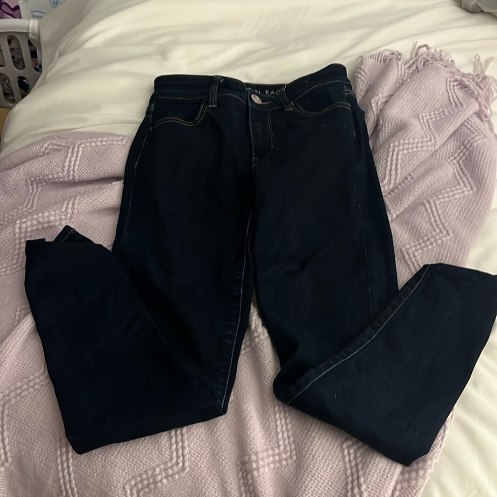 American Eagle Dark Blue Jeans High-Waisted Super Stretch. Size 0 Short.